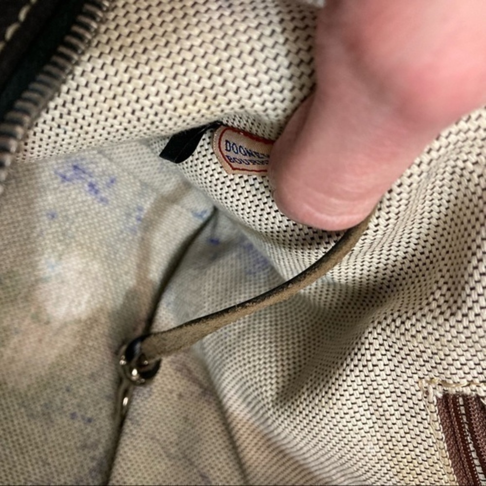 Dooney and Bourke black leather zipper bag - Picture 12 of 15